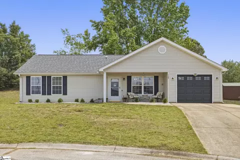 1302 Autumn Glen Ct, Fountain Inn, SC 29644