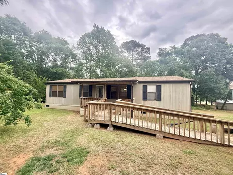 120 Hardy Dr, Central, SC 29630