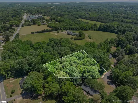 407 Palmetto Dr, Greer, SC 29651