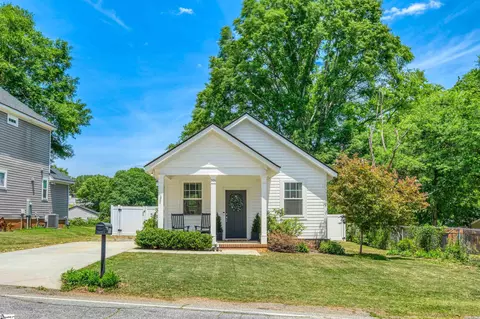 506 W D Ave, Easley, SC 29640