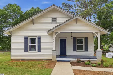 208 Hill St, Wellford, SC 29385