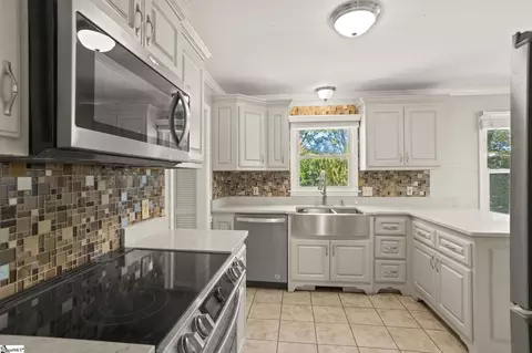 Kitchen - 103 De Kalb Dr, Greer, SC 29650 photo 2 of 3