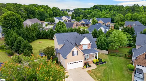 39 Santee Ct, Simpsonville, SC 29680