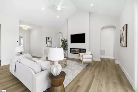Living - 104 Mount Vernon Rd, Greer, SC 29651 photo 2 of 3