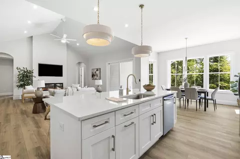 Kitchen - 104 Mount Vernon Rd, Greer, SC 29651 photo 4 of 4
