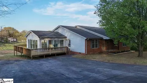 221 Lakeview Dr, Liberty, SC 29657
