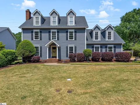 5 Staten Ln, Taylors, SC 29687