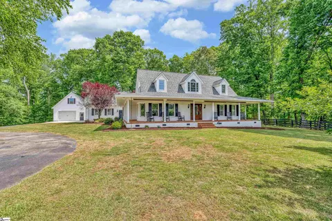 60 Clark Rd, Taylors, SC 29687