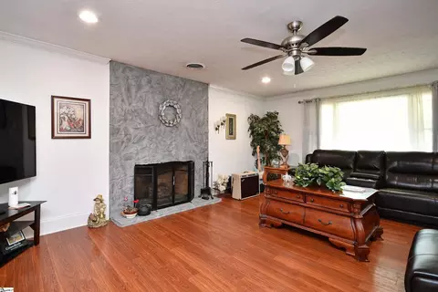 Living - 208 Sheffield Ct, Easley, SC 29642 photo 1 of 3