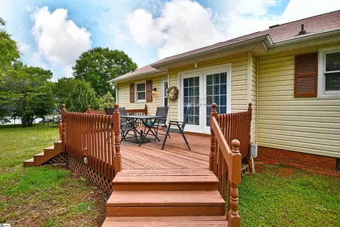 Exterior - 208 Sheffield Ct, Easley, SC 29642 photo 11 of 15
