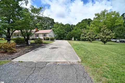 Exterior - 208 Sheffield Ct, Easley, SC 29642 photo 8 of 15