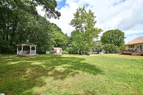 Exterior - 208 Sheffield Ct, Easley, SC 29642 photo 12 of 15