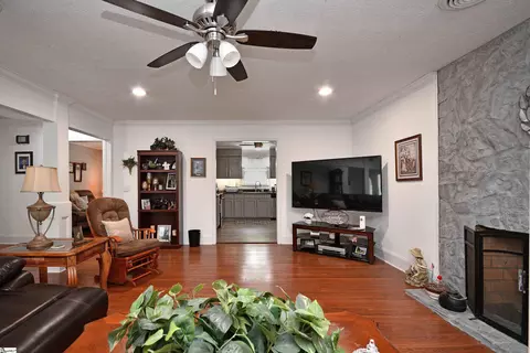 Living - 208 Sheffield Ct, Easley, SC 29642 photo 3 of 3
