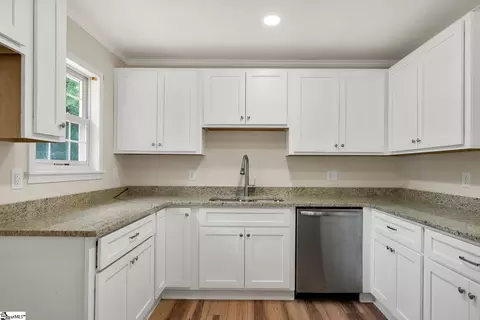 Kitchen - 131 Lockaby Rd, Pelzer, SC 29669 photo 3 of 4