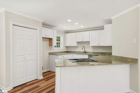 Kitchen - 131 Lockaby Rd, Pelzer, SC 29669 photo 2 of 4