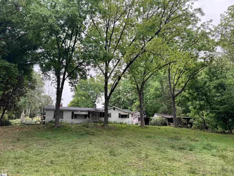 384 Hamburg Rd, Easley, SC 29640