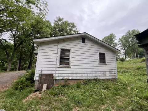 Exterior - 384 Hamburg Rd, Easley, SC 29640 photo 6 of 7