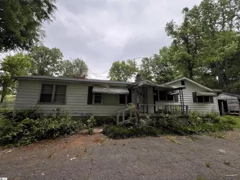 Exterior - 384 Hamburg Rd, Easley, SC 29640 photo 4 of 7