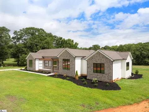 Exterior - 774 Garrison Rd, Pelzer, SC 29669 photo 2 of 9