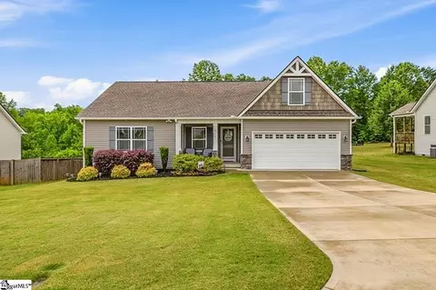 740 Hammett Pointe Ct, Lyman, SC 29365