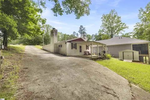 213 Portman Dr, Townville, SC 29689