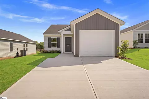 158 Cloverfield Ln, Spartanburg, SC 29303
