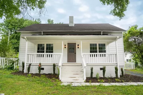 41 2nd St, Greenville, SC 29611