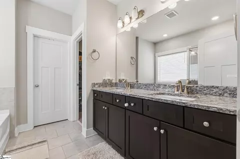 Entry Way - 2028 Bonsell Ct, Greer, SC 29651 photo 4 of 5