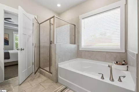 Bath - 2028 Bonsell Ct, Greer, SC 29651 photo 1 of 2