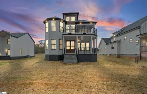 323 Hunts Bridge Rd, Greenville, SC 29617