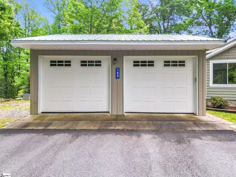 Exterior - 189 Friendly Cir, Saluda, NC 28773 photo 2 of 8