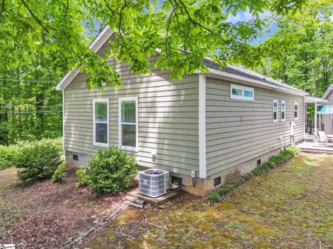 Exterior - 189 Friendly Cir, Saluda, NC 28773 photo 7 of 8