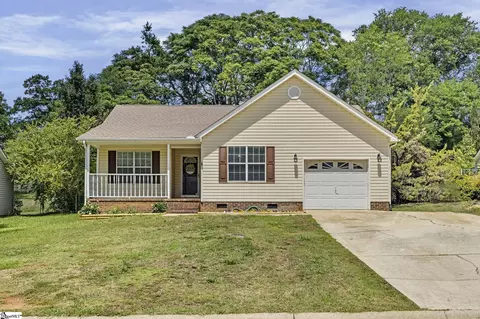 26 Michell Dr, Taylors, SC 29687