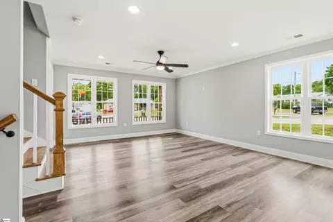 Living - 305 Tribble St, Honea Path, SC 29654 photo 4 of 6
