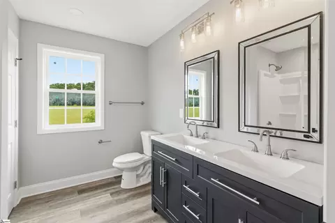 Bath - 305 Tribble St, Honea Path, SC 29654 photo 4 of 5