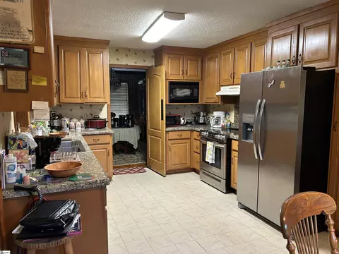 Kitchen - 112 Arnold Rd, Pelzer, SC 29669 photo 2 of 2