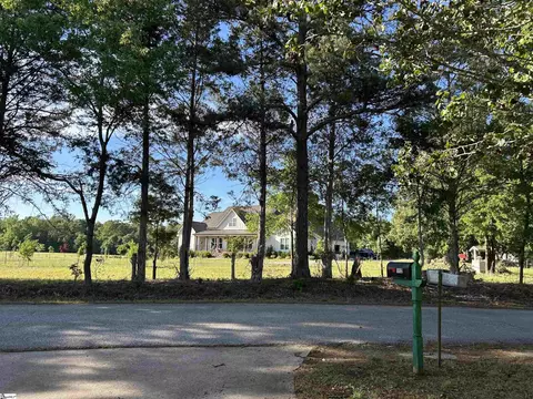 Exterior - 112 Arnold Rd, Pelzer, SC 29669 photo 7 of 12