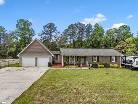 232 Pine Grove Cir, Chesnee, SC 29323