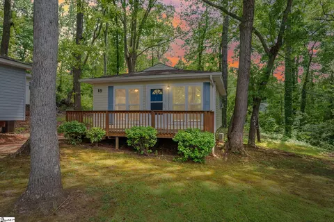 15 Kimbell Ct, Greenville, SC 29617
