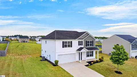 7061 Luna Mae Ct, Boiling Springs, SC 29316