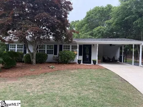 6 Paris View Dr, Travelers Rest, SC 29690