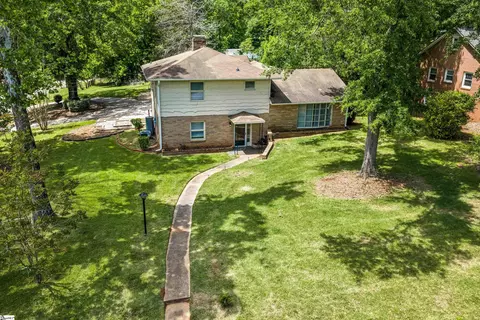 225 Cart Dr, Spartanburg, SC 29307
