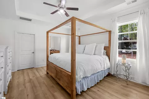 Bedroom - 209 Eagles View Dr, Seneca, SC 29678 photo 1 of 6