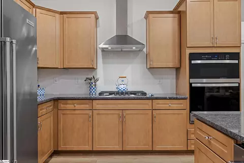 Kitchen - 209 Eagles View Dr, Seneca, SC 29678 photo 7 of 7