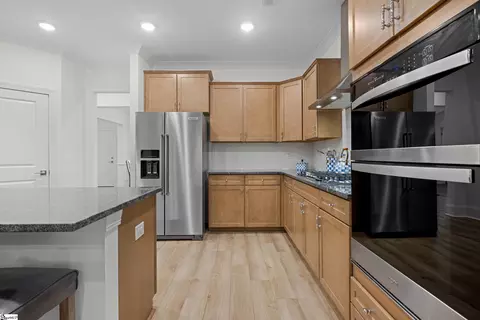 Kitchen - 209 Eagles View Dr, Seneca, SC 29678 photo 4 of 7