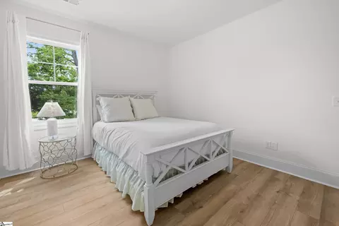 Bedroom - 209 Eagles View Dr, Seneca, SC 29678 photo 4 of 6