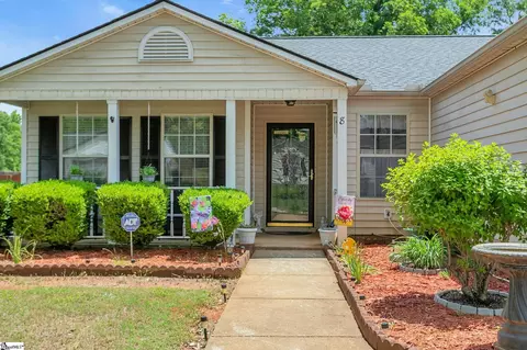 8 Pasture Pl, Simpsonville, SC 29681