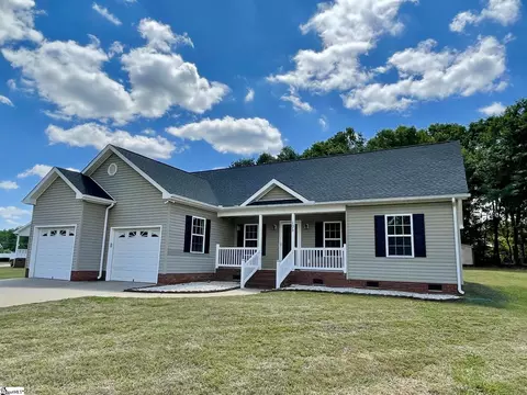 105 Falcon Ln, Chesnee, SC 29323