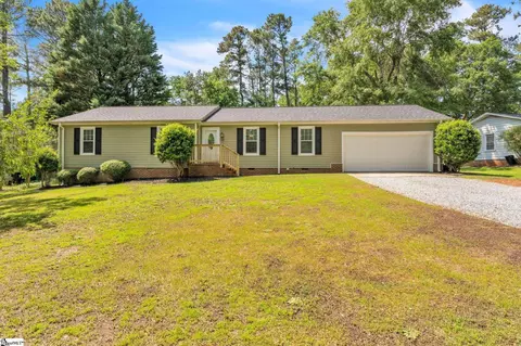 210 Chickamauga Ln, Simpsonville, SC 29681