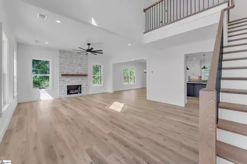 Living - 150 Babb Rd, Campobello, SC 29322 photo 3 of 5